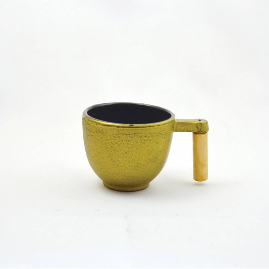 Teacup cast iron round wood gold